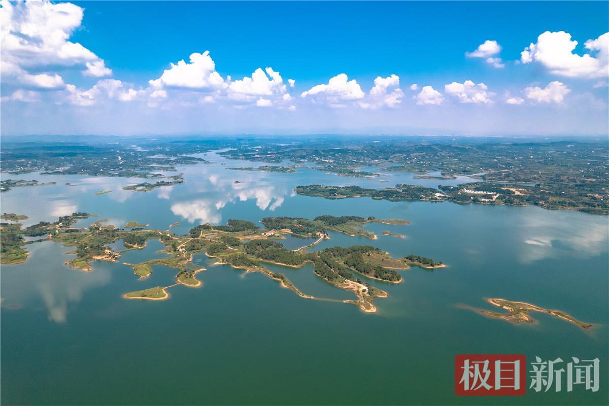 4.小图:月光海休闲度假区.jpg 4.小图:月光海休闲度假区.jpg