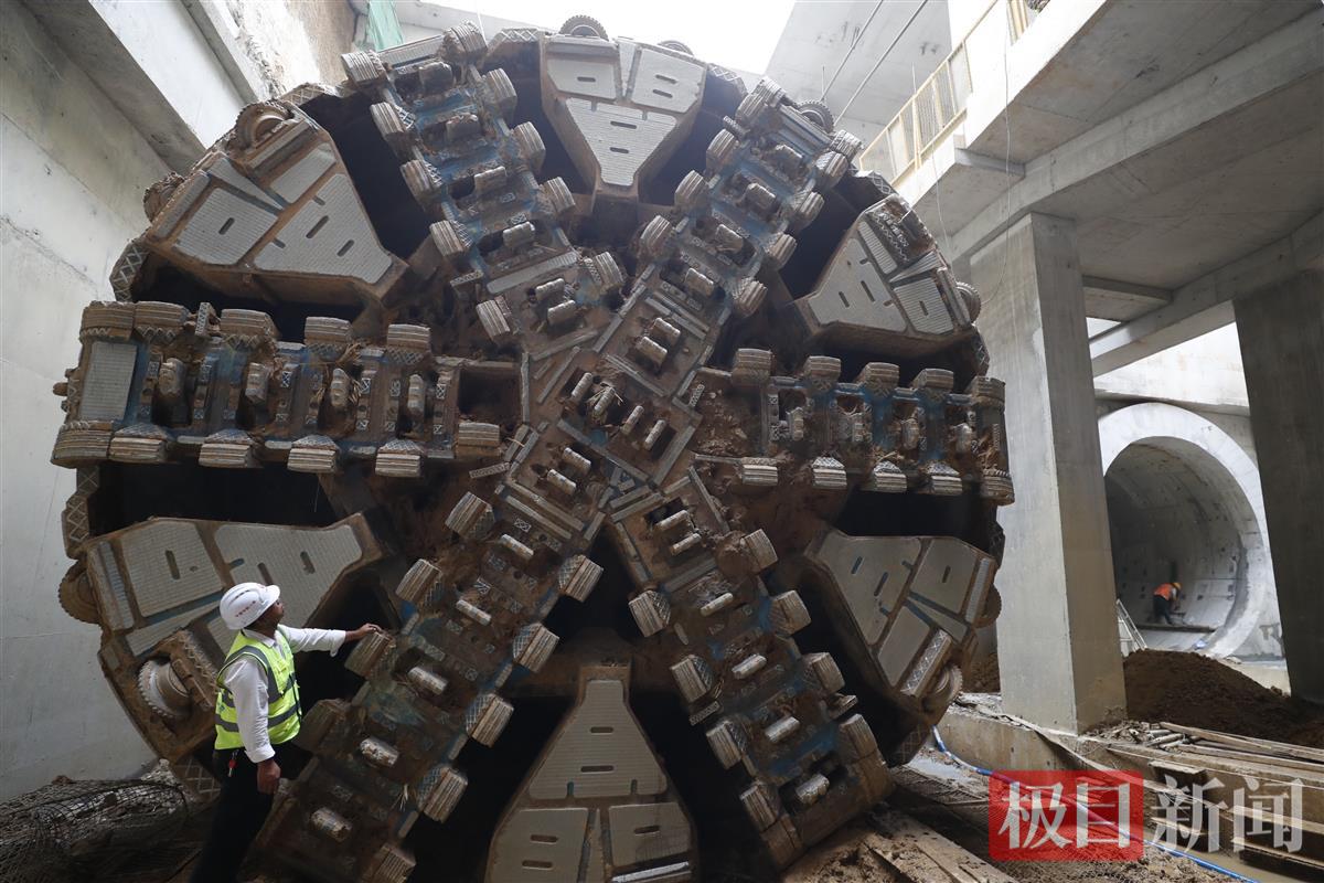 武汉地铁新港线一期工程万白区间双线贯通。袁永华 摄.jpg