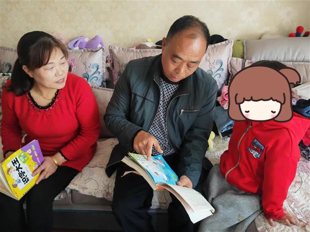 A雇主失联后带女婴回家抚养3年多1.jpg