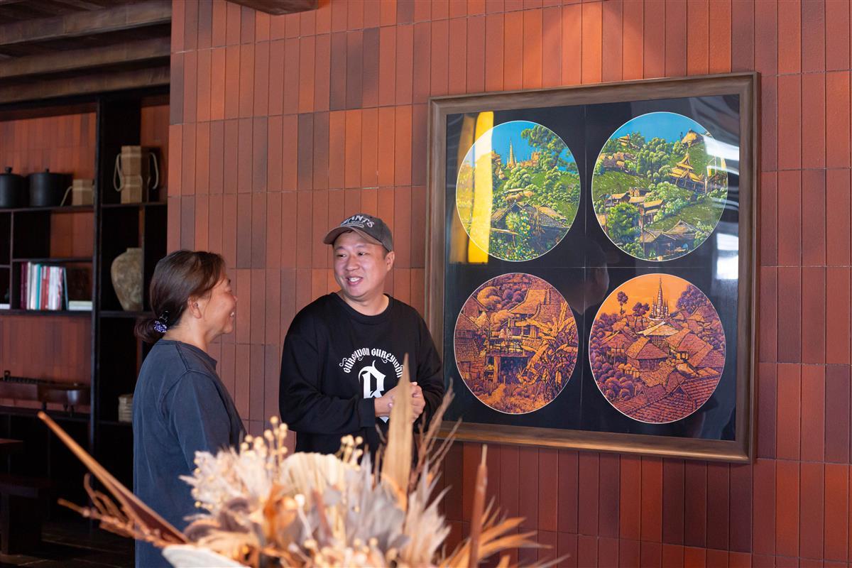 酒店老板和麦子阿姨 受访人提供.jpg