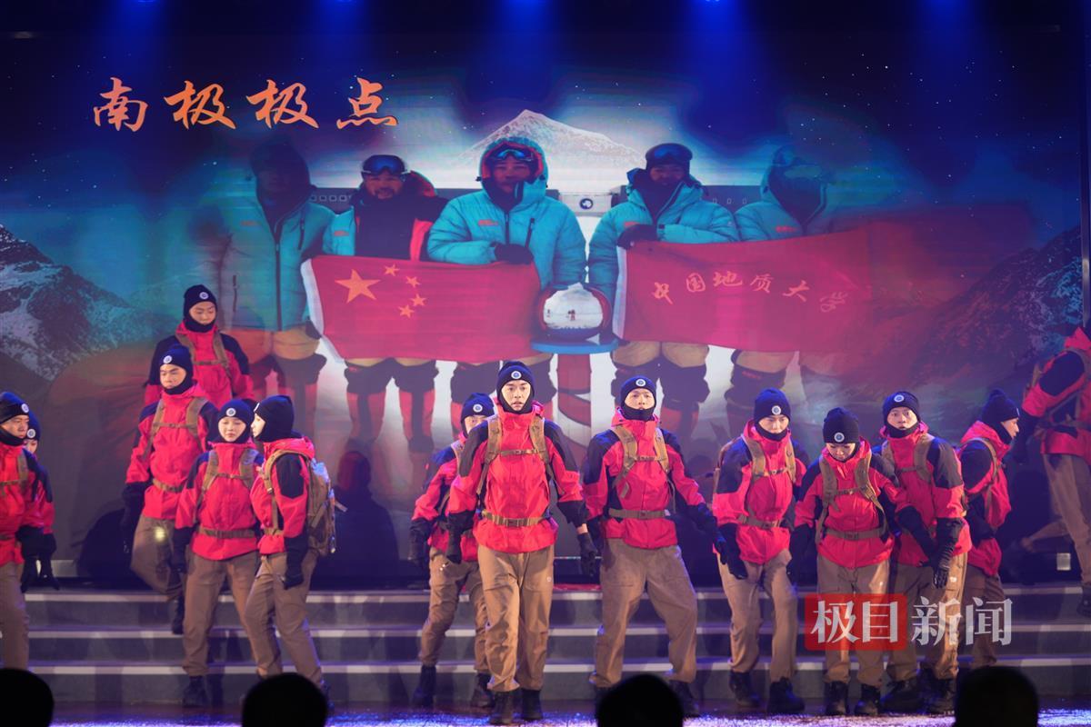 be488bdb889ee9a893bb296f57ac66d.jpg