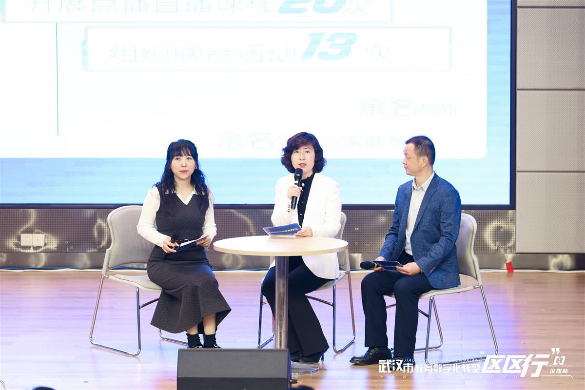 LIU_0160-opq3366022575.jpg LIU_0160-opq3366022575.jpg