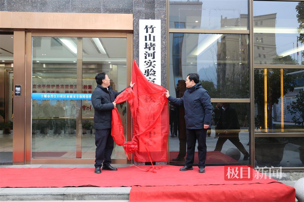 二中心.jpg 二中心.jpg