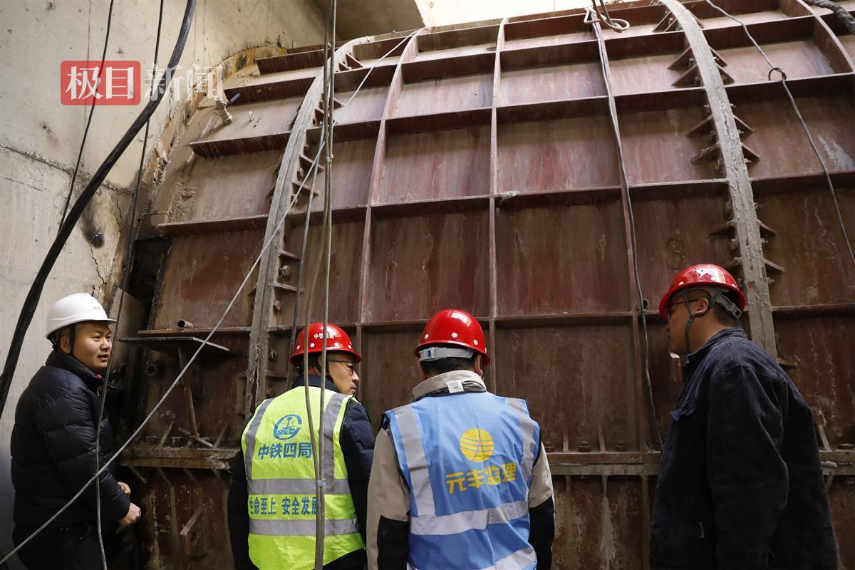 作业人员安全检查。袁永华 摄.jpg