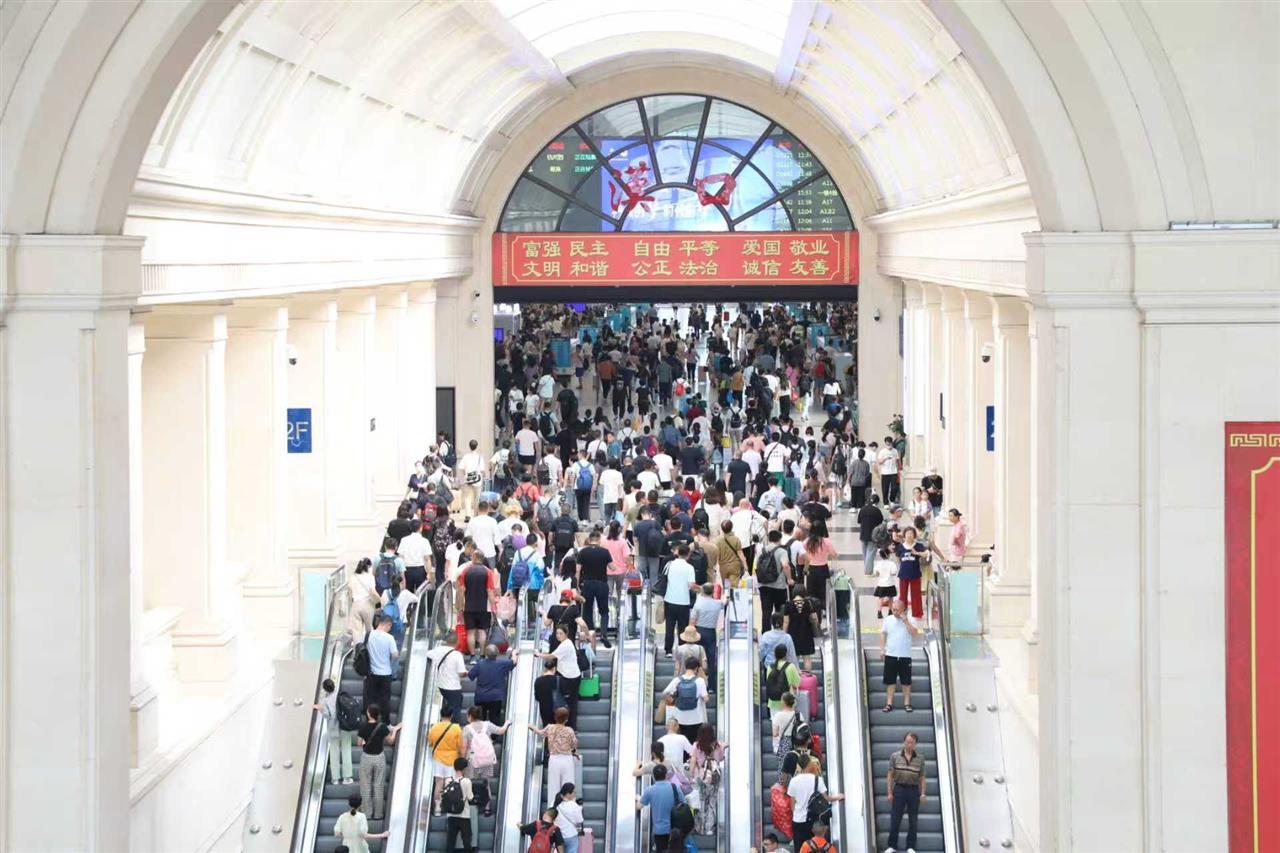 暑运1.jpg 暑运1.jpg