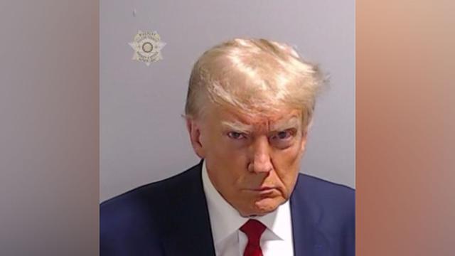 快讯！外媒：特朗普离开佐治亚州富尔顿县监狱，被确认在狱中曾拍大头照 | 极目新闻