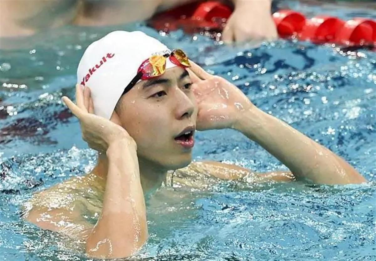 逆天长腿 性感肌肉 彬彬有礼——"中国蛙王"闫子贝帅出新天际