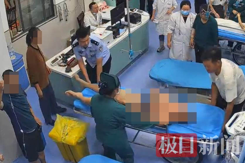 图三 赶到急救室救治.png