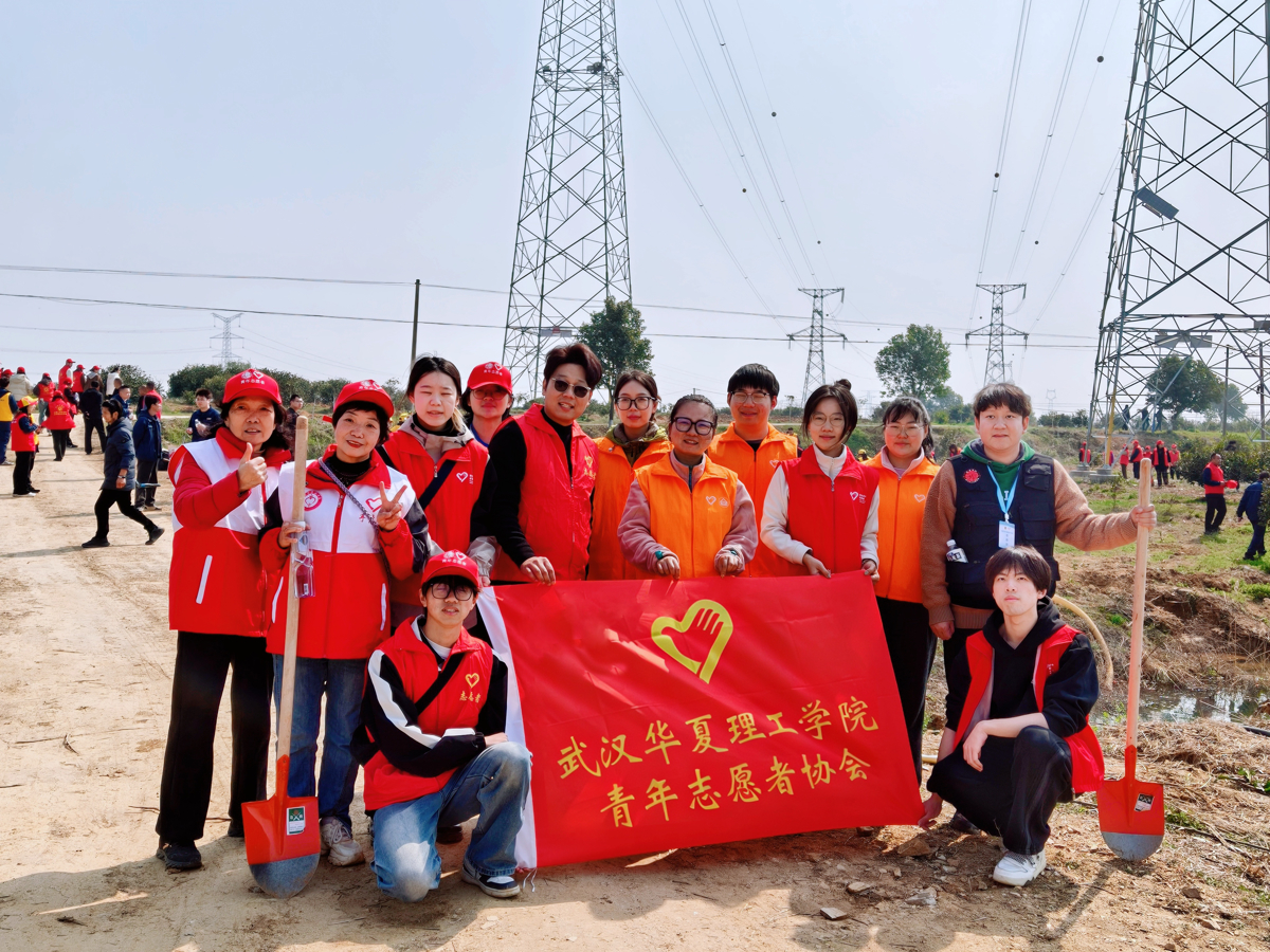 植树2.jpg 植树2.jpg