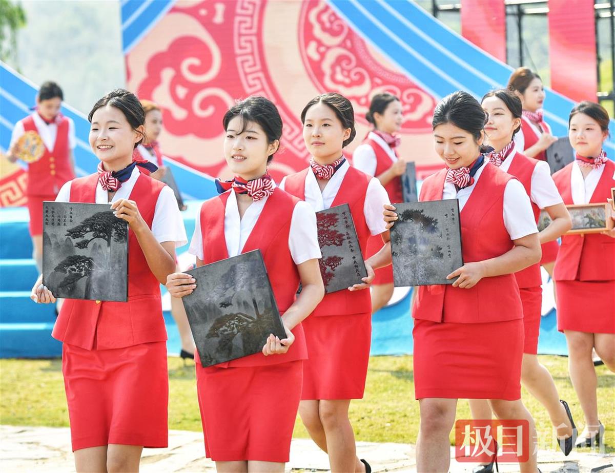 407B8422D0F8D497BC0909218E0B05FD.jpg 407B8422D0F8D497BC0909218E0B05FD.jpg