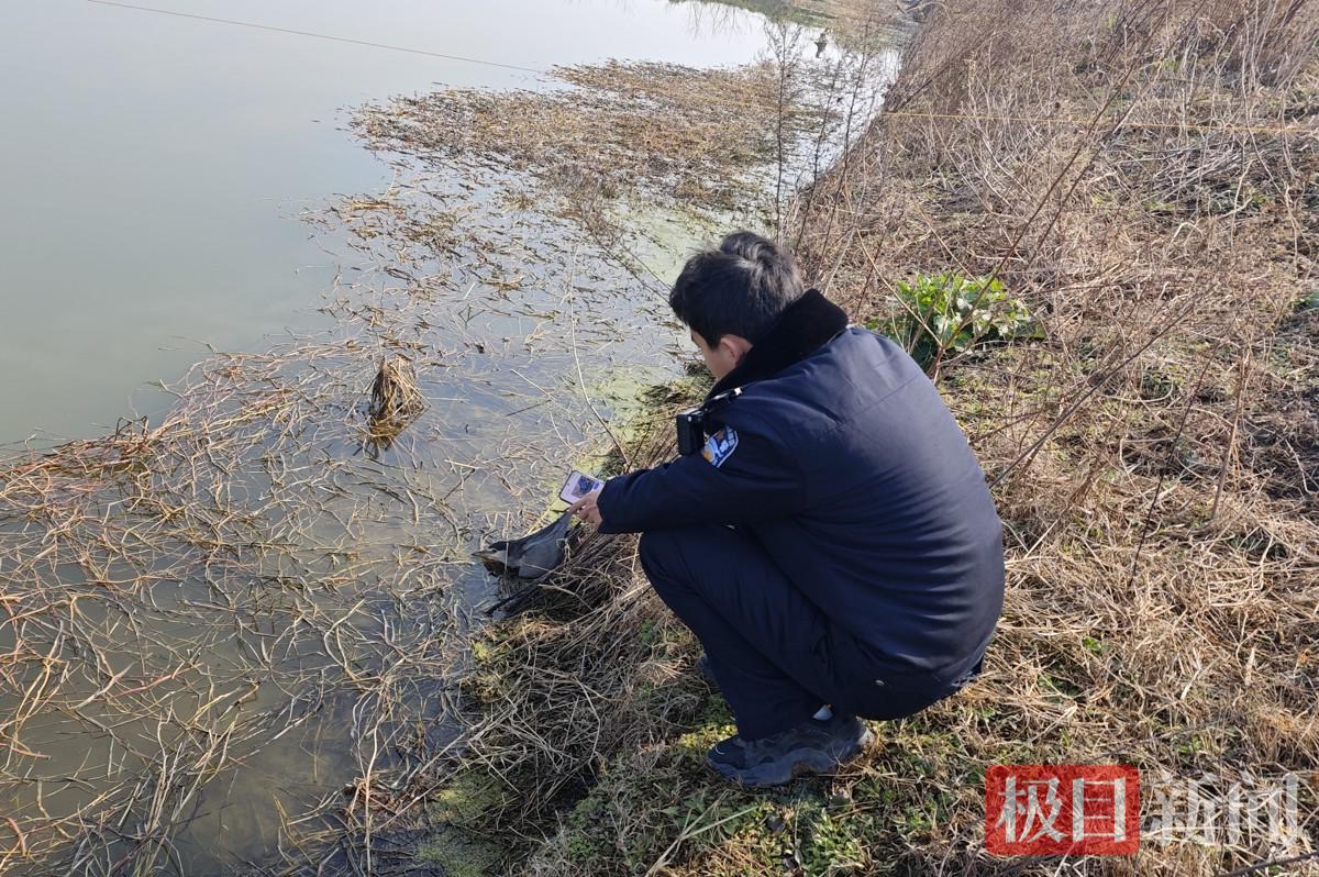 图一 民警赶到现场.jpg