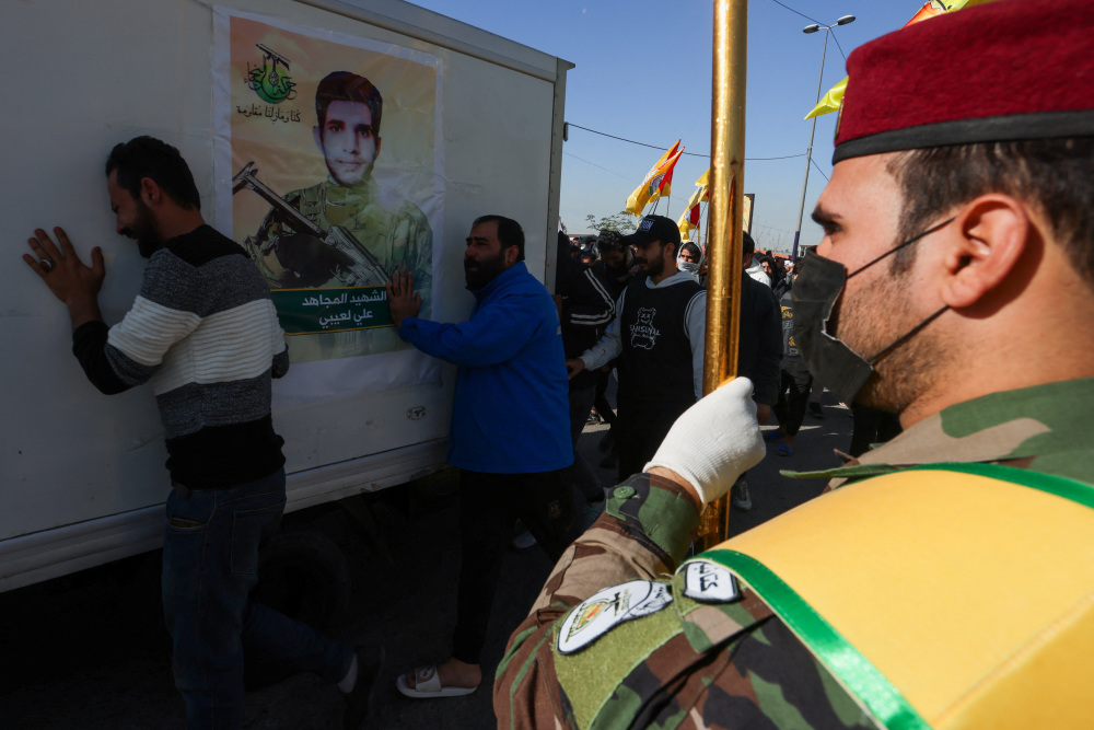 美军空袭伊拉克境内民兵武装致5人死亡 | 极目新闻