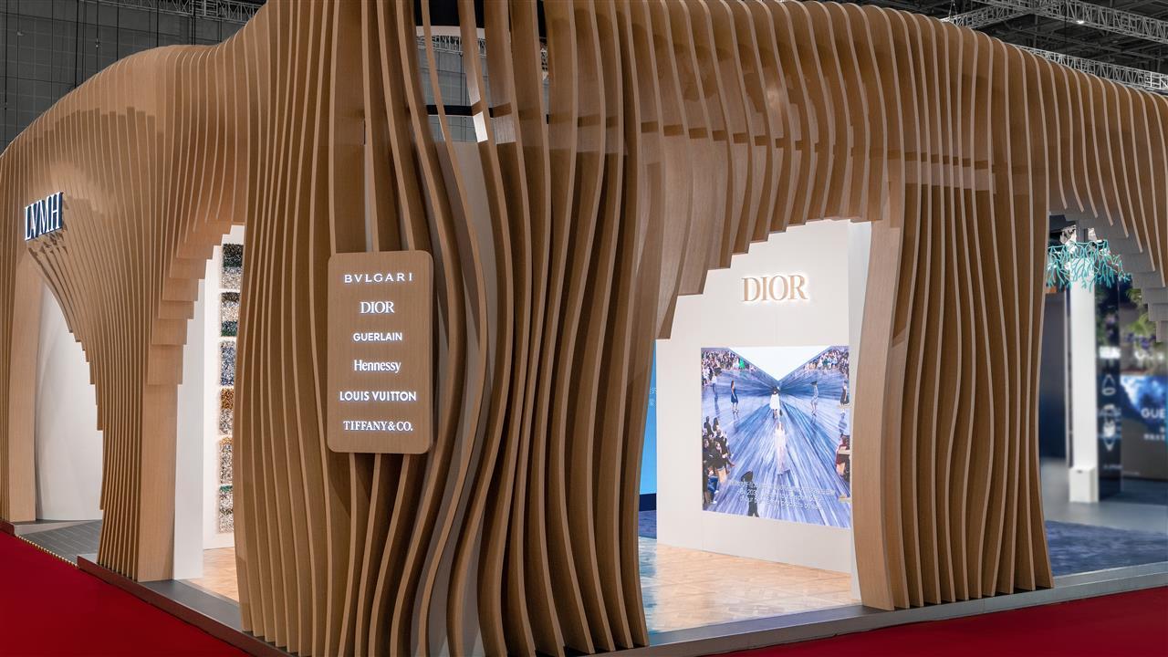 迪奥展馆.jpg