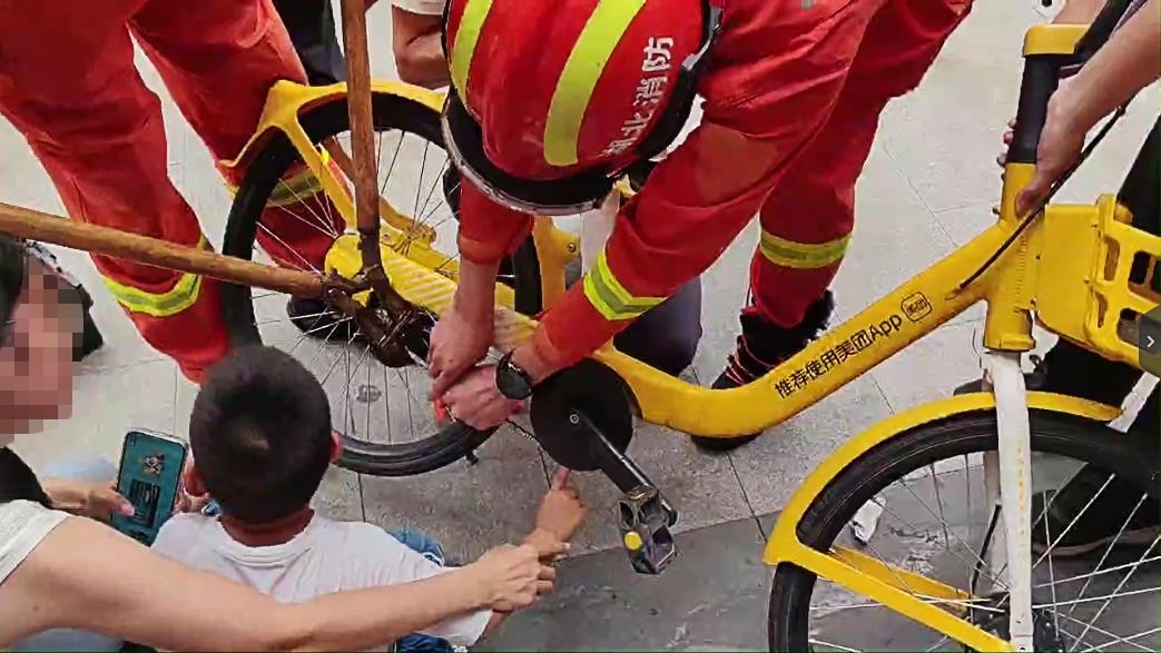 儿童被卡事件频发，武汉消防提醒：家长务必提高警惕，加强儿童安全教育