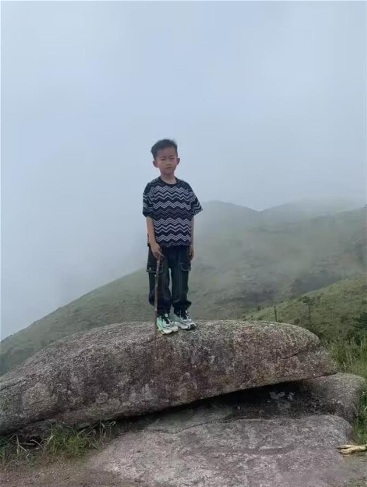 福建8岁男童爬山失踪3天，官方：大雨增加搜救难度，当地蟒蛇并不多见