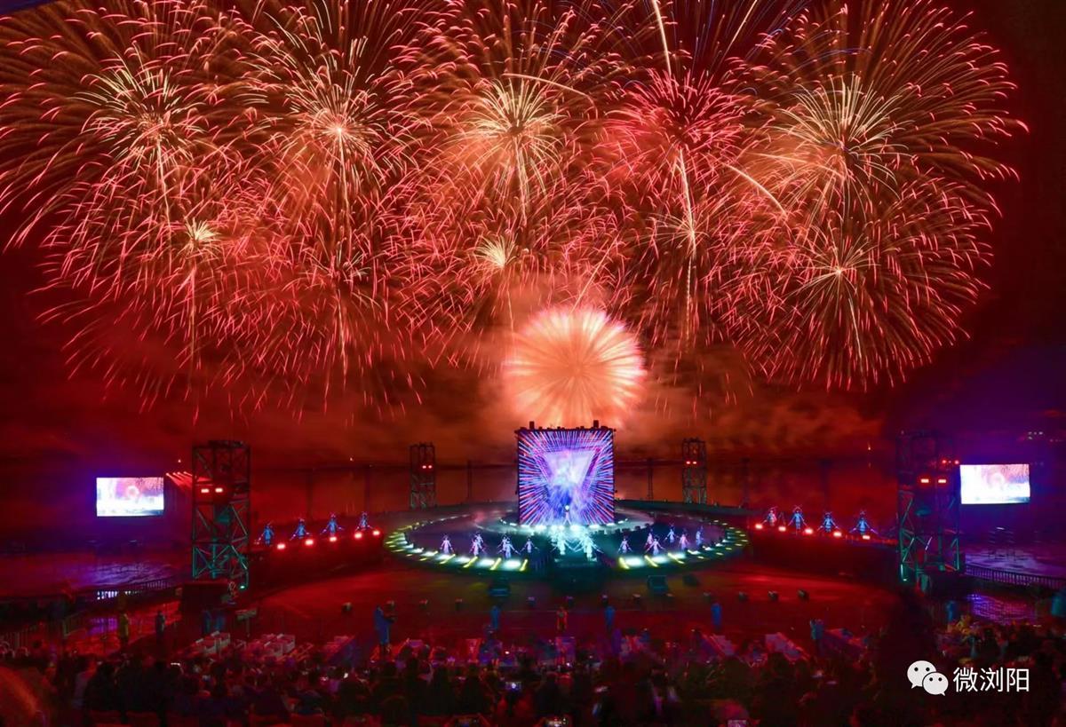 跨年夜湖南浏阳满城烟花秀,厂商:既是庆祝也是展示,订单已经排到半月