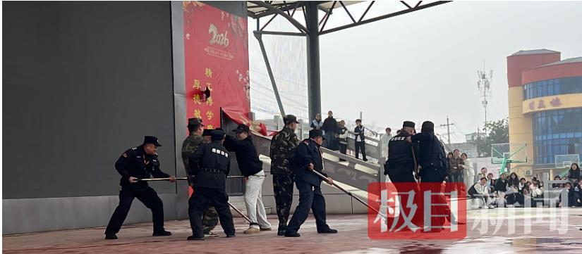 94BBF12EC0F907C4F95A99085749F637.png 94BBF12EC0F907C4F95A99085749F637.png