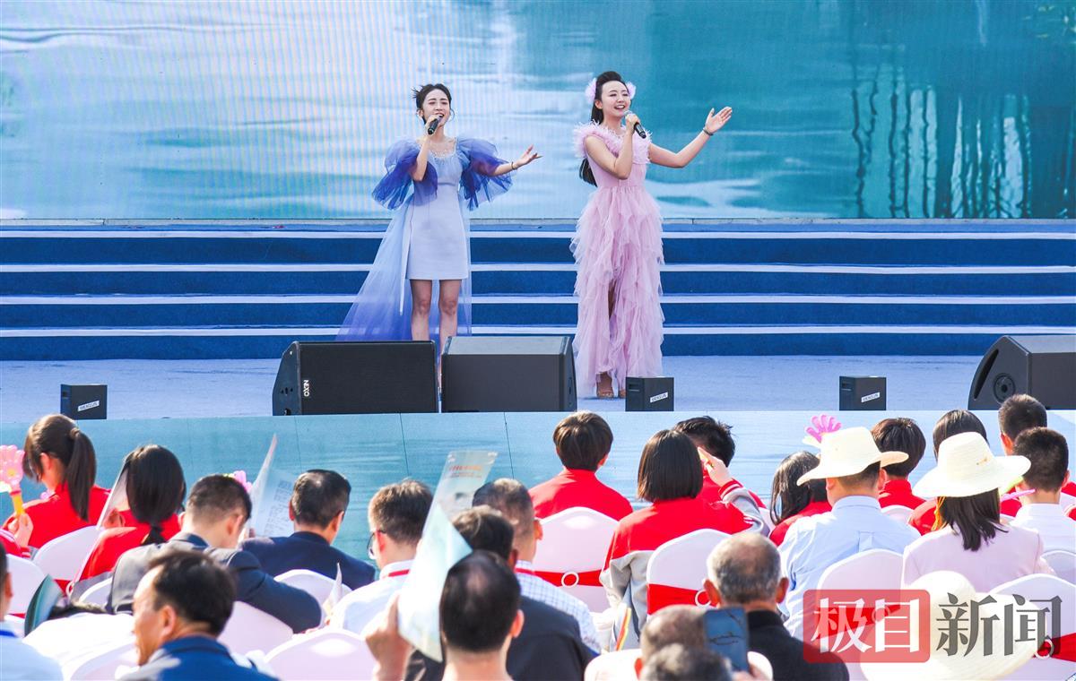 “村村有歌·唱响湖北”监利田园歌会在程集古镇盛大举行。（极目新闻记者 黄志刚 摄） (11).JPG