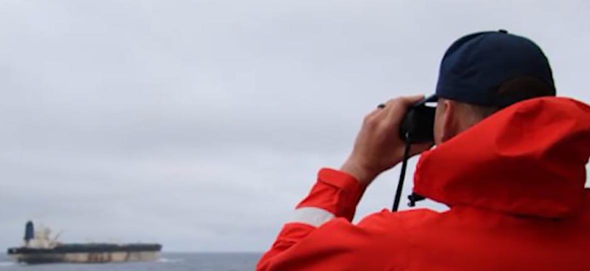 美国扣押伊朗油轮之际，俄潜艇现身附近海域，俄罗斯称美国为现代海盗