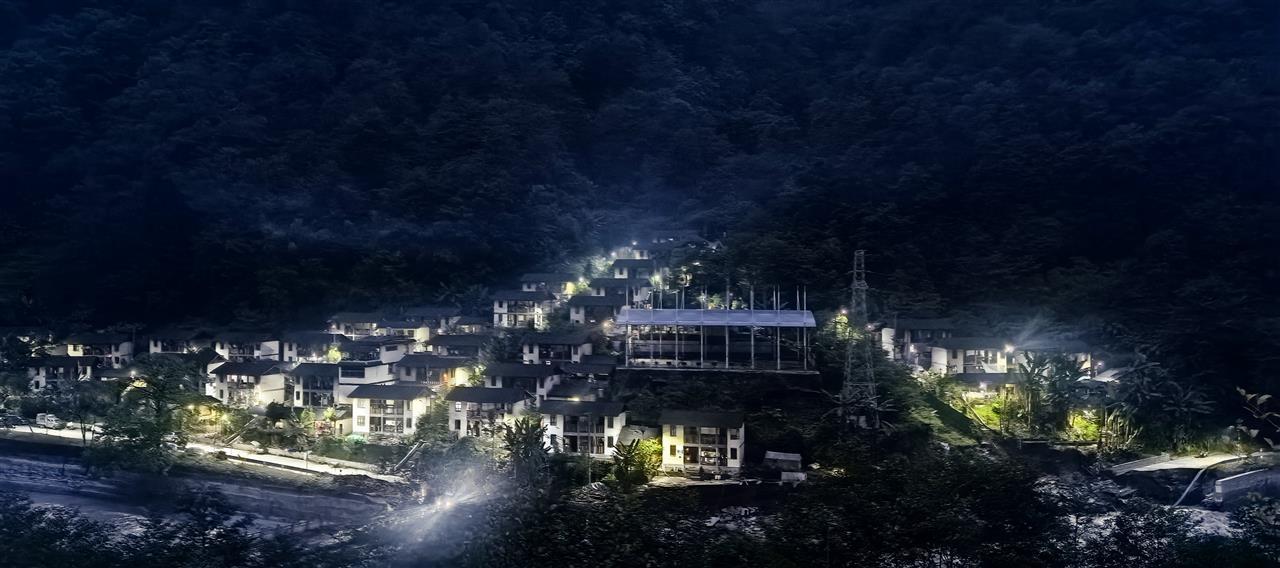 经过南方电网抢险人员的连日奋战，位于云南省怒江傈僳族自治州贡山独龙族怒族自治县独龙江乡的孔当村腊配小组恢复供电。陈克迁 摄.jpg