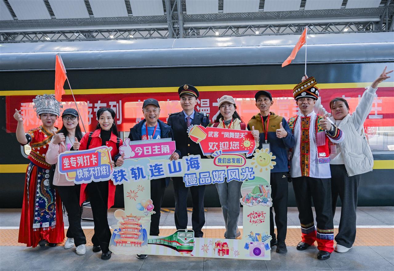 专列1.jpg 专列1.jpg