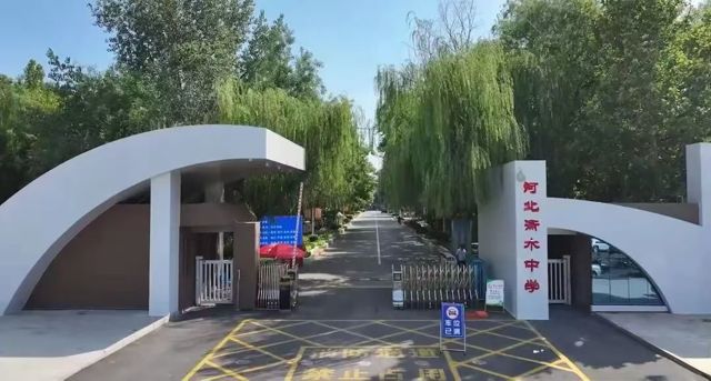 极目深度丨衡水中学对“高考工厂”说“不”，记者实探：每天9小时睡眠雷打不动，禁止跑步进食堂，全校共110多个社团，体育课从不被占用