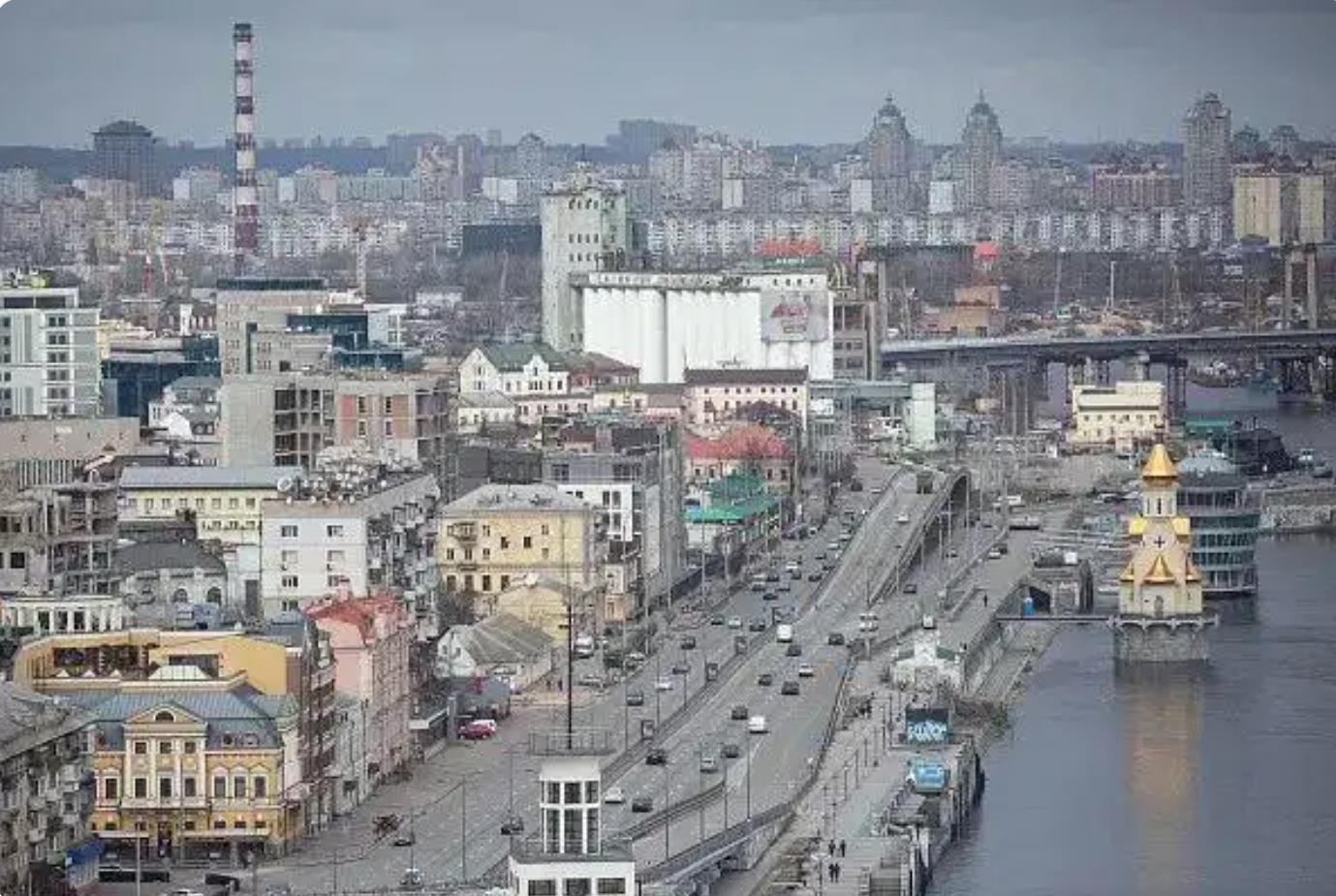 乌克兰全境拉响防空警报，基辅多地遭袭传出爆炸声，特朗普：让双方打一会儿再介入，短时间内促成双方立即停火比较困难