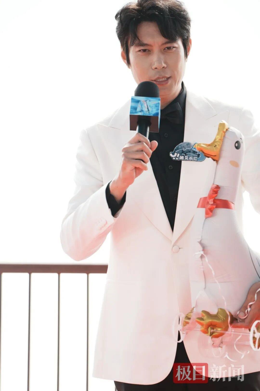 640-5.jpeg 刚刚,100多位知名演员现身湖北,最新红毯组图来了!