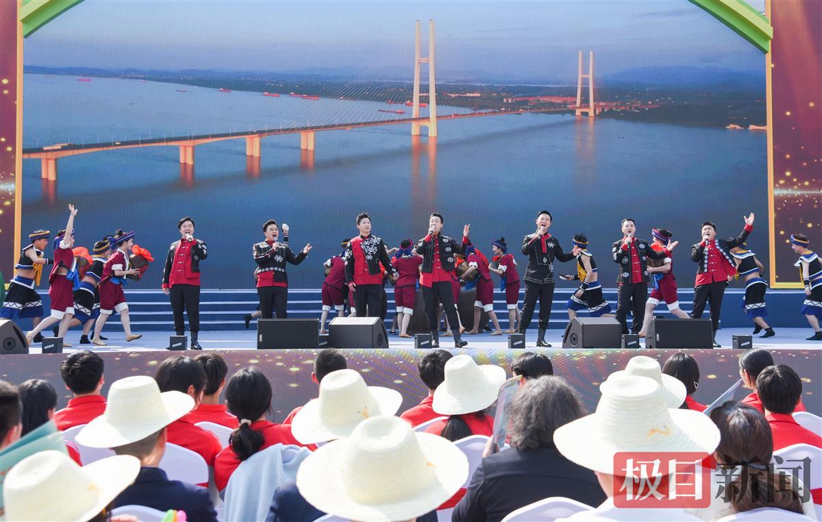 “村村有歌·唱响湖北”监利田园歌会在程集古镇盛大举行。（极目新闻记者 黄志刚 摄） (6).JPG