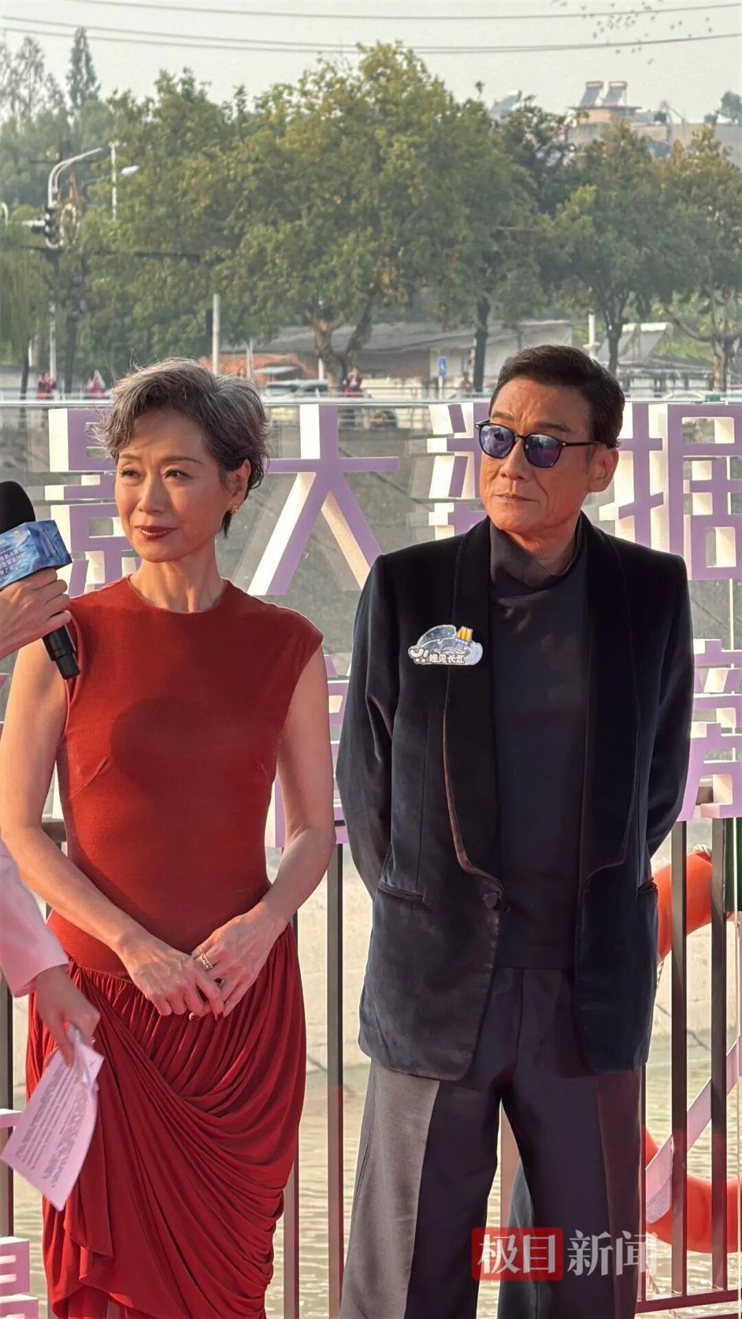 刚刚，100多位知名演员现身湖北，最新红毯组图来了！