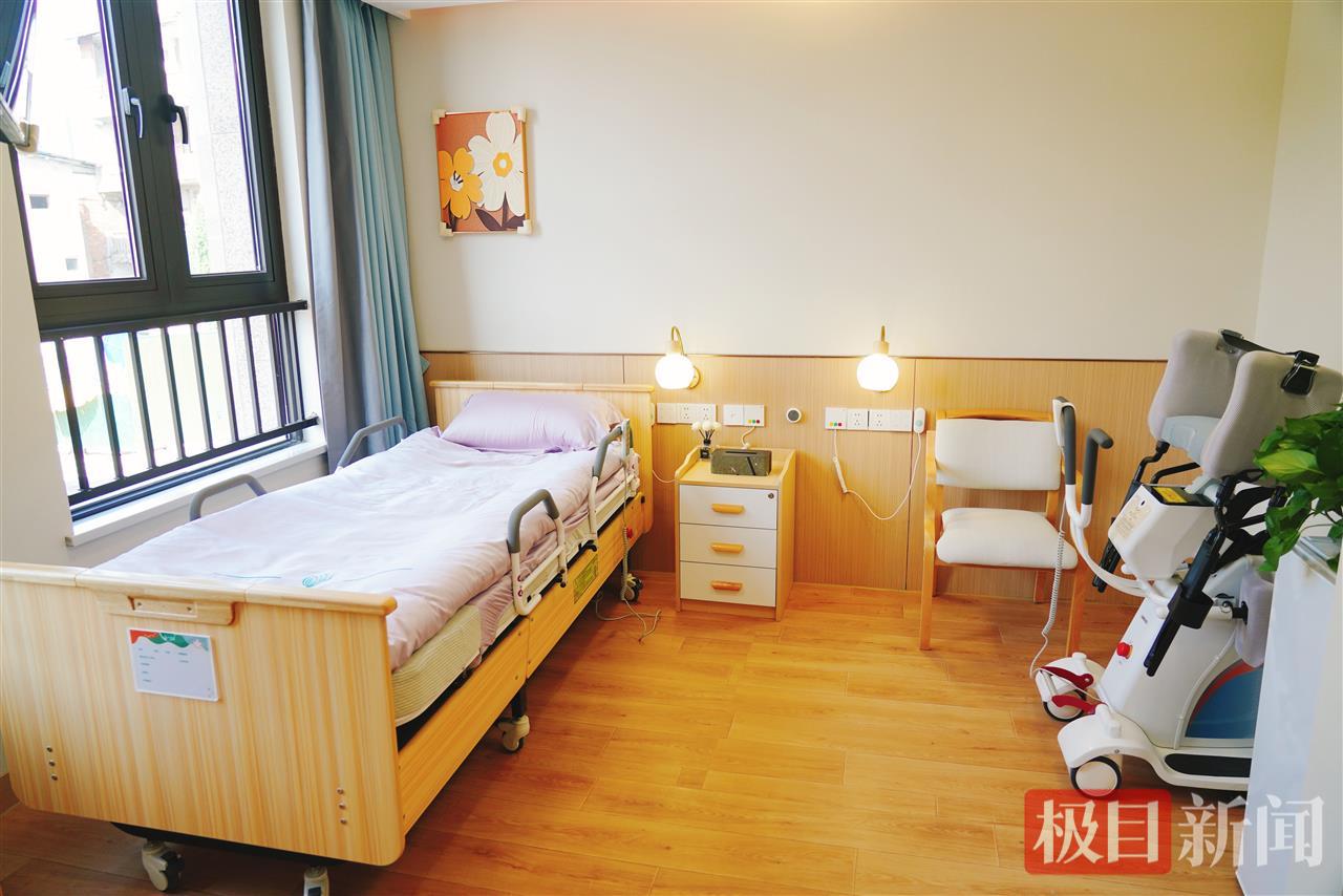 房间.jpeg 房间.jpeg