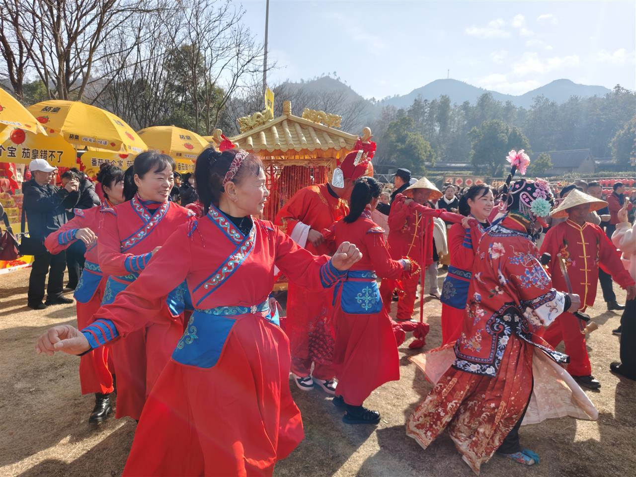 武汉黄陂野村谷千人年猪宴，非遗盛宴年味浓，年猪宴火热进行中