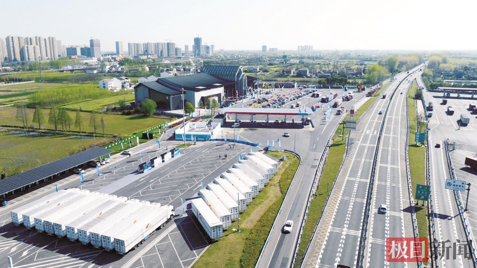 2.氢能重卡化身高速公路的“零碳先锋” (2).jpg