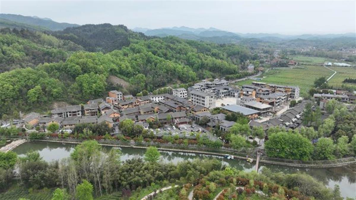 “两山”引领堰河村，蹚出生态富民路