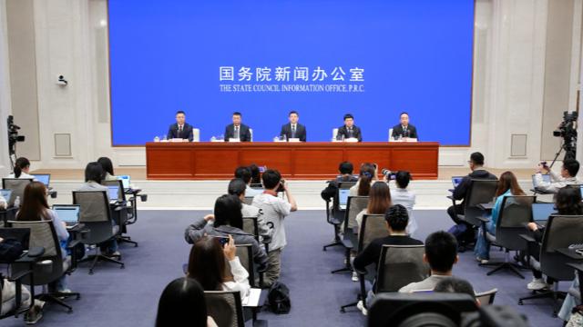 10月1日0时至10月7日24时，国庆假期高速免费时间定了！预计7天出行人次能达到21.3亿人次