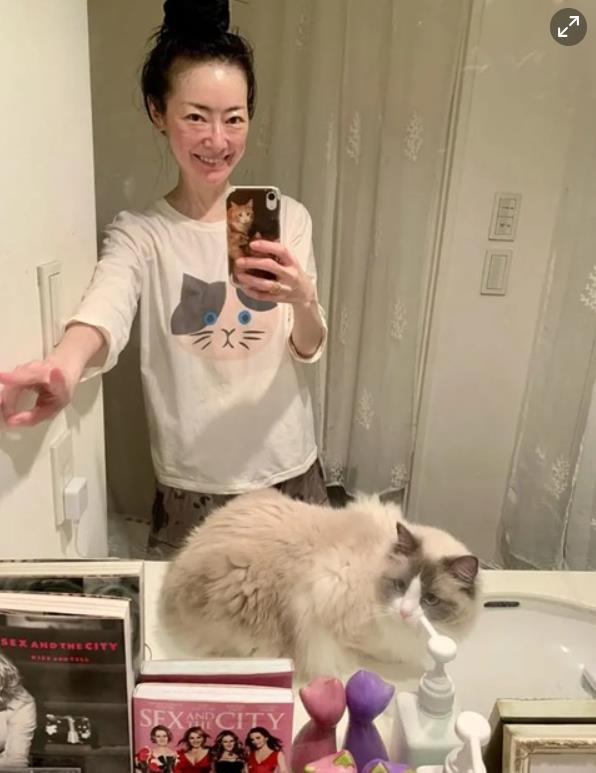 女星2.png 女星2.png