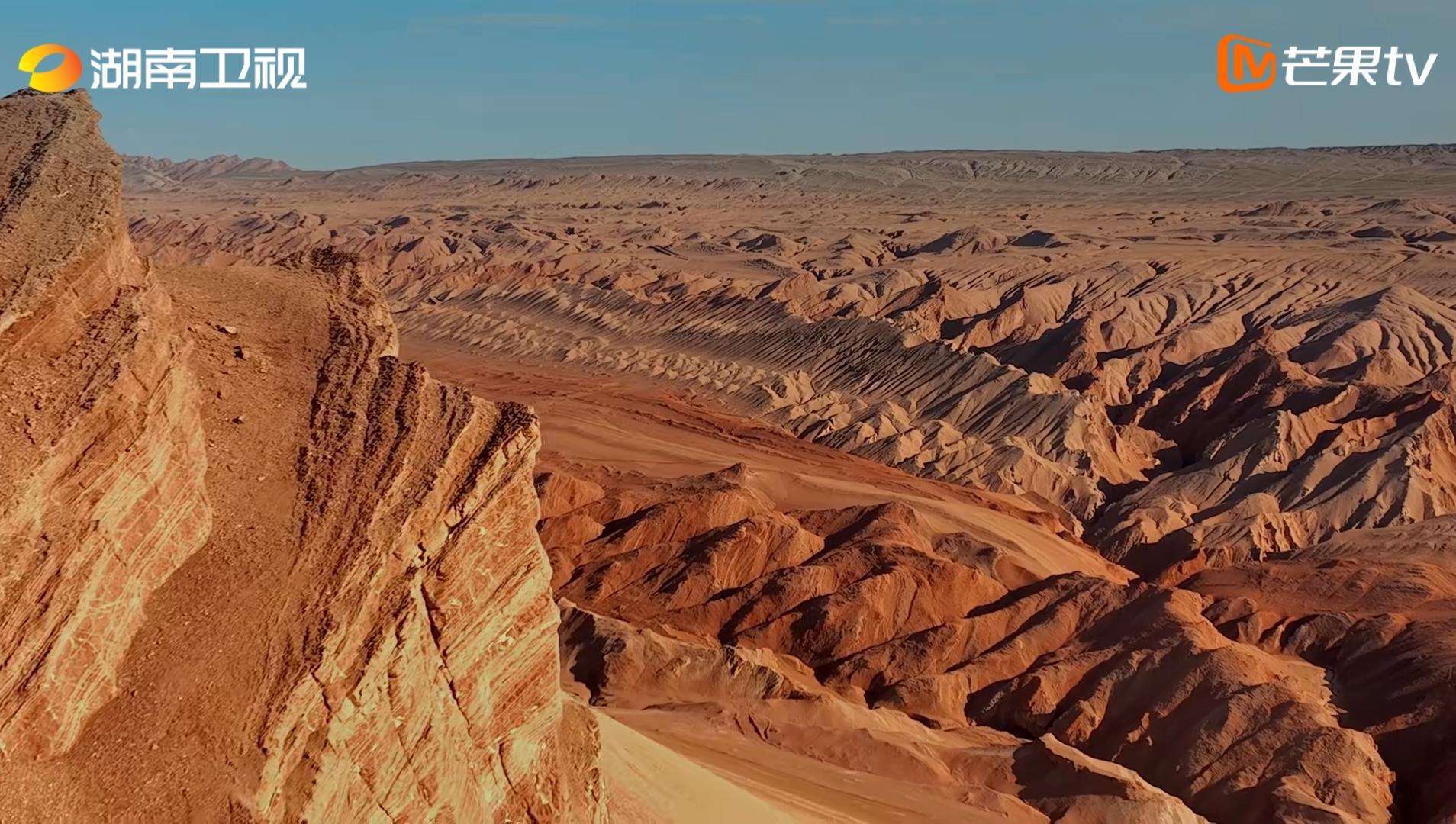 纪录片《吐鲁番往事》开播：再现丝路文明交融的历史画卷