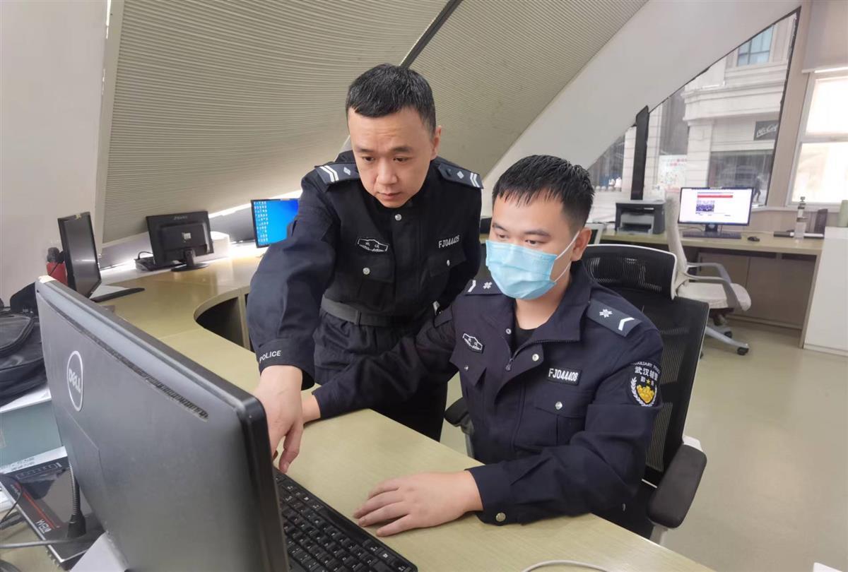 武汉好人|辅警李飞——辞职从警,成为火车站广场的平安卫士 | 极目