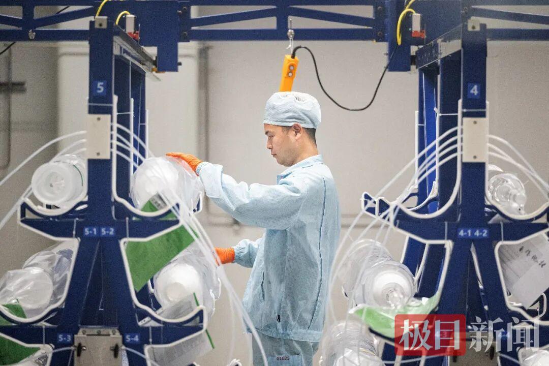 长飞光纤潜江生产车间.jpg
