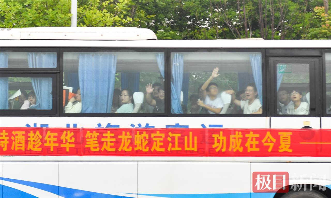 湖北黄冈：62097名学生参加高考