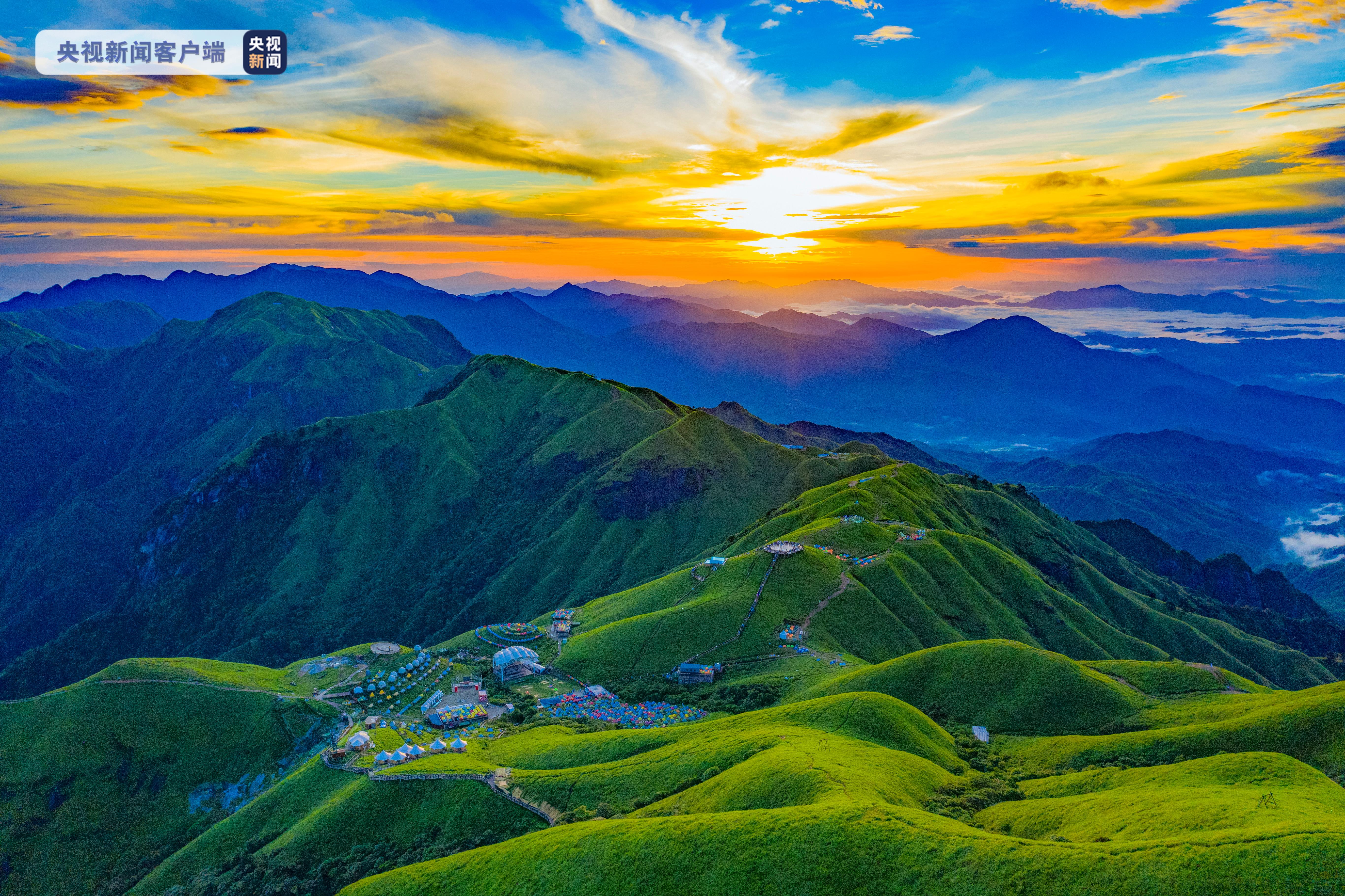 武功山地质公园位于江西省西部,萍乡,宜春,吉安三市交界处,地处湘赣