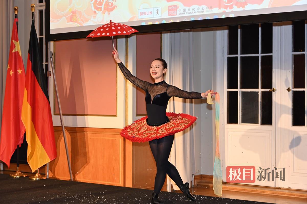 节目7 魔术《梦幻芭蕾》.JPG 节目7 魔术《梦幻芭蕾》.JPG