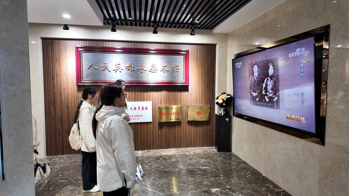 724cfa53078f6a4bbde1c19c4fb74969.jpg 724cfa53078f6a4bbde1c19c4fb74969.jpg