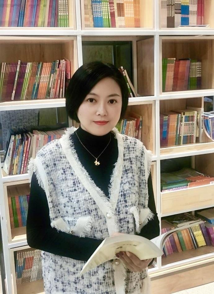 极目新闻记者 王媛通讯员 陈诗灵 马枭强国必先强教,强教必先强师.