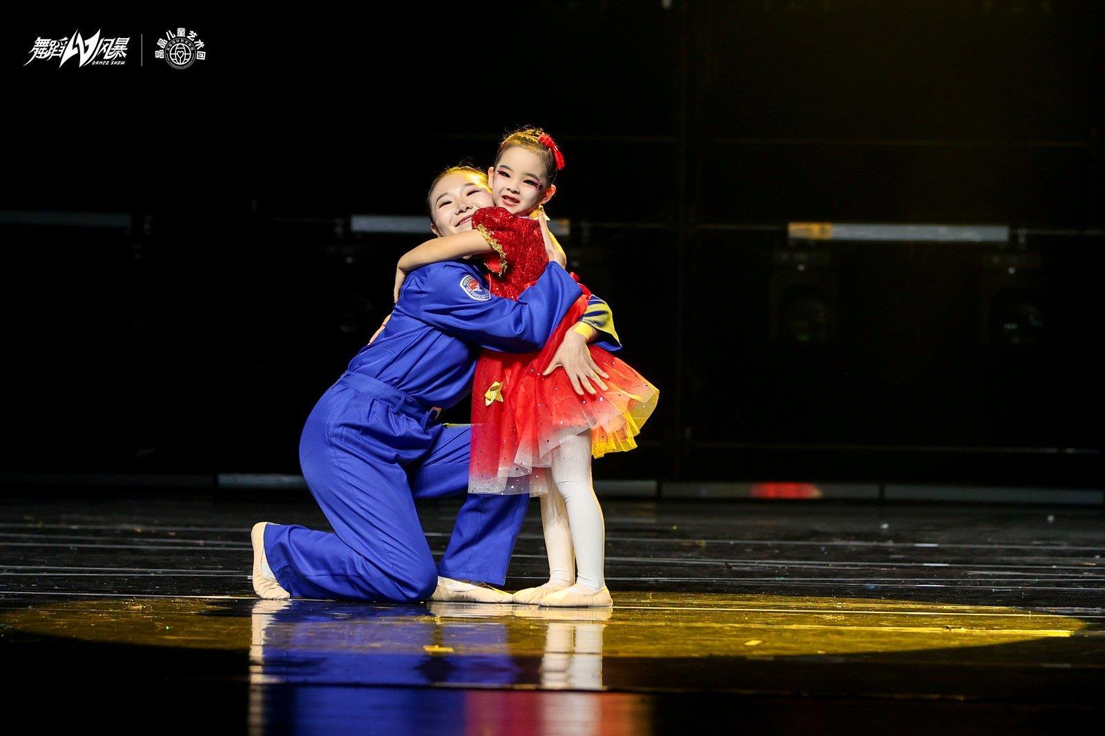 2_1600_3000_gif (1).jpg