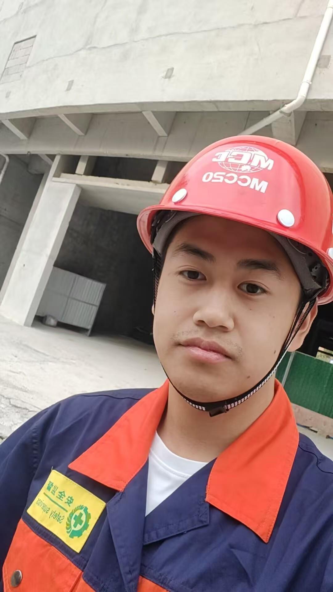 24届建筑工程技术专业毕业生万俊博.jpg 24届建筑工程技术专业毕业生万俊博.jpg