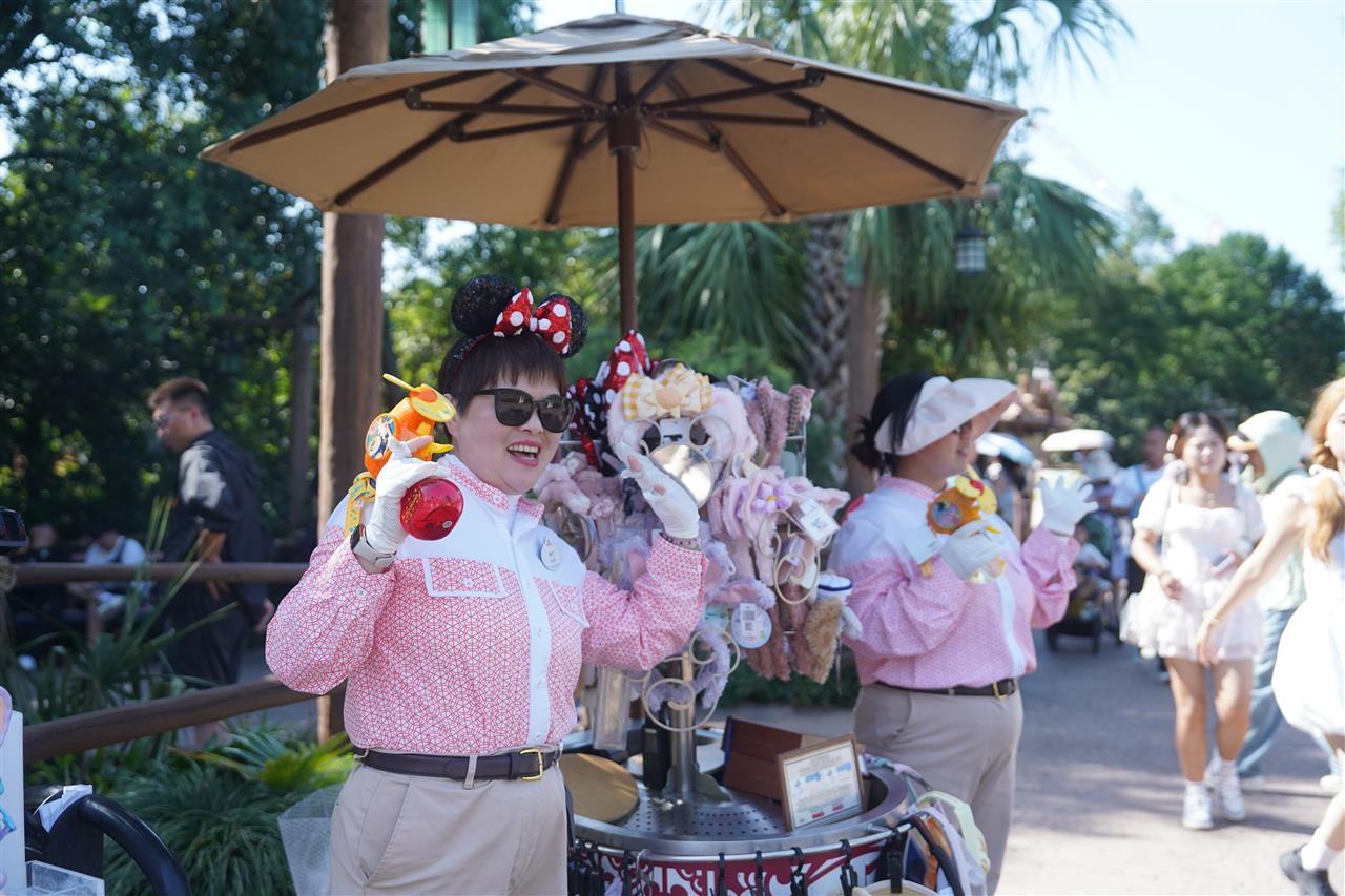 演职2.jpg 演职2.jpg