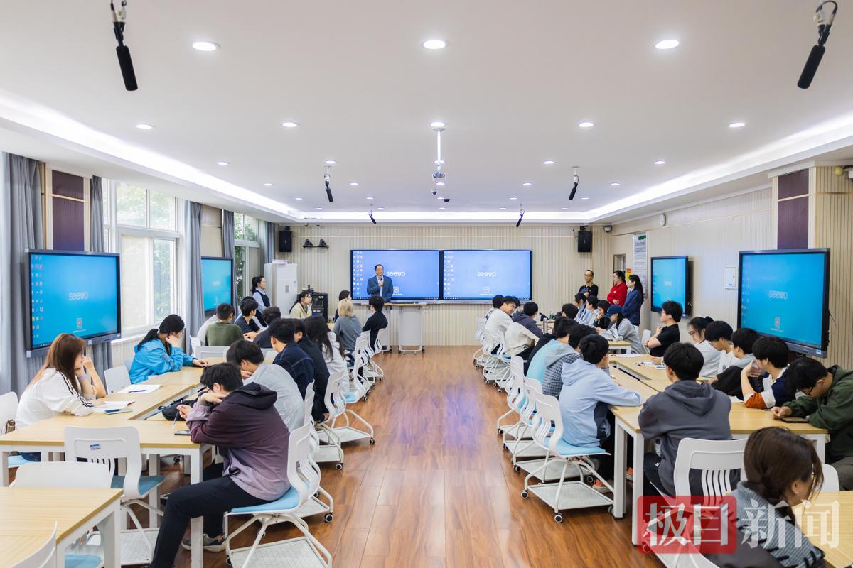 图为周想凌院长讲话 摄影：余剑韬 .jpg