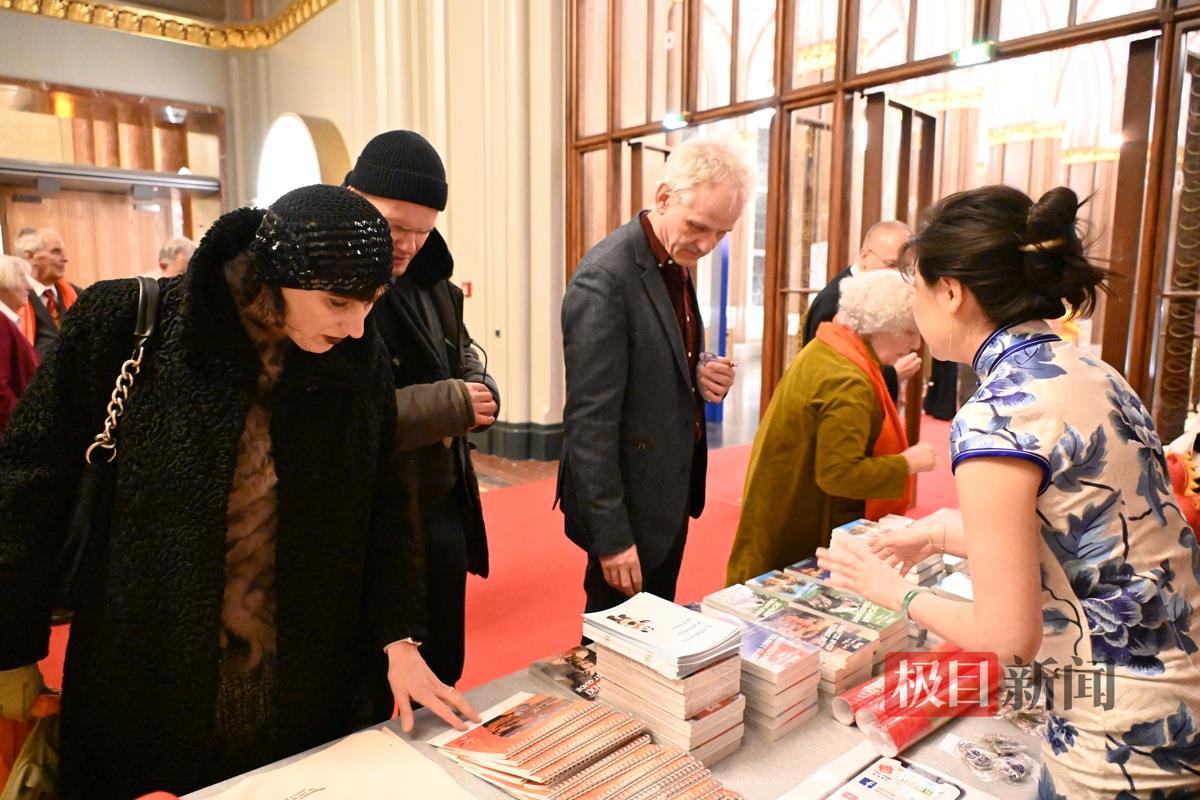 文旅展台.JPG 文旅展台.JPG