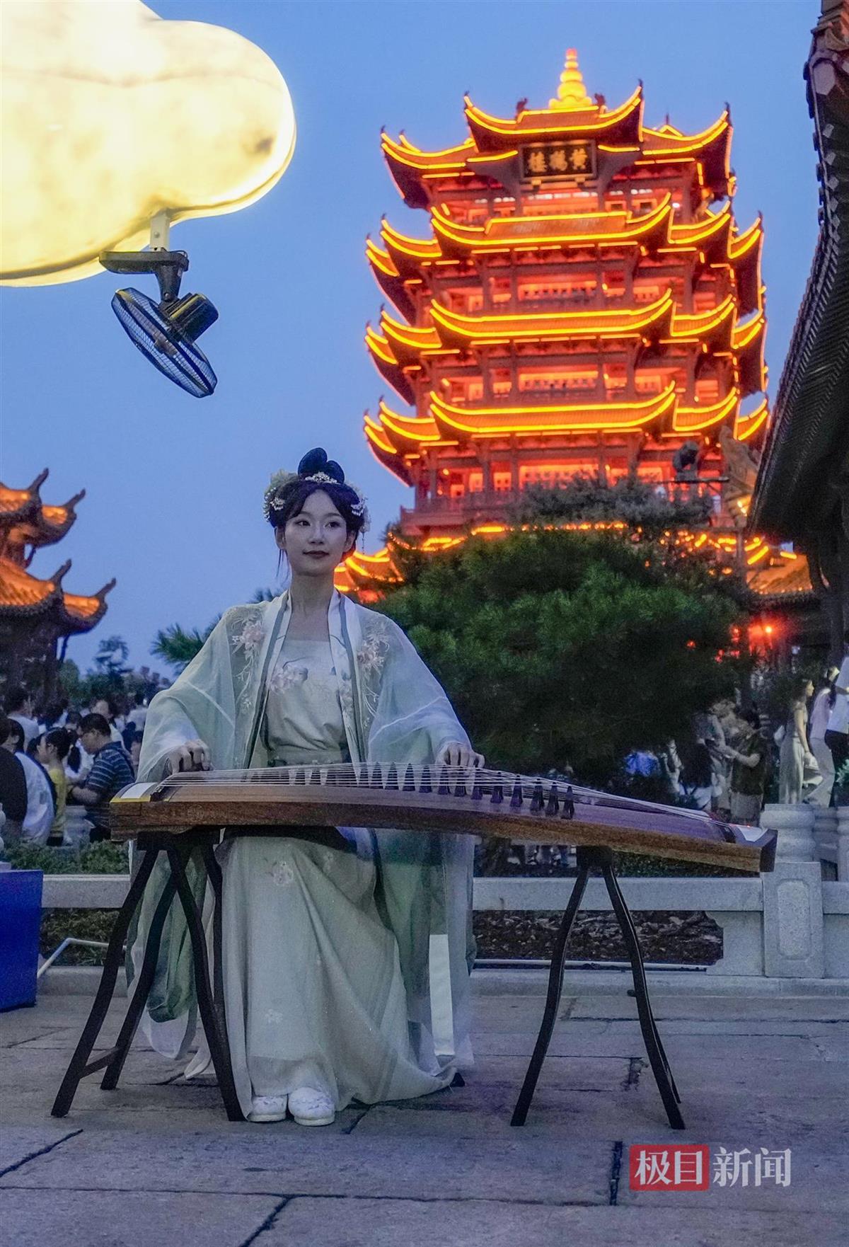 黄鹤楼前传琴声.jpg 黄鹤楼前传琴声.jpg